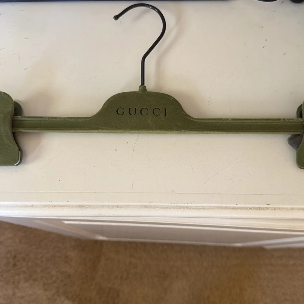 Gucci Green velvet pants/skirts hanger